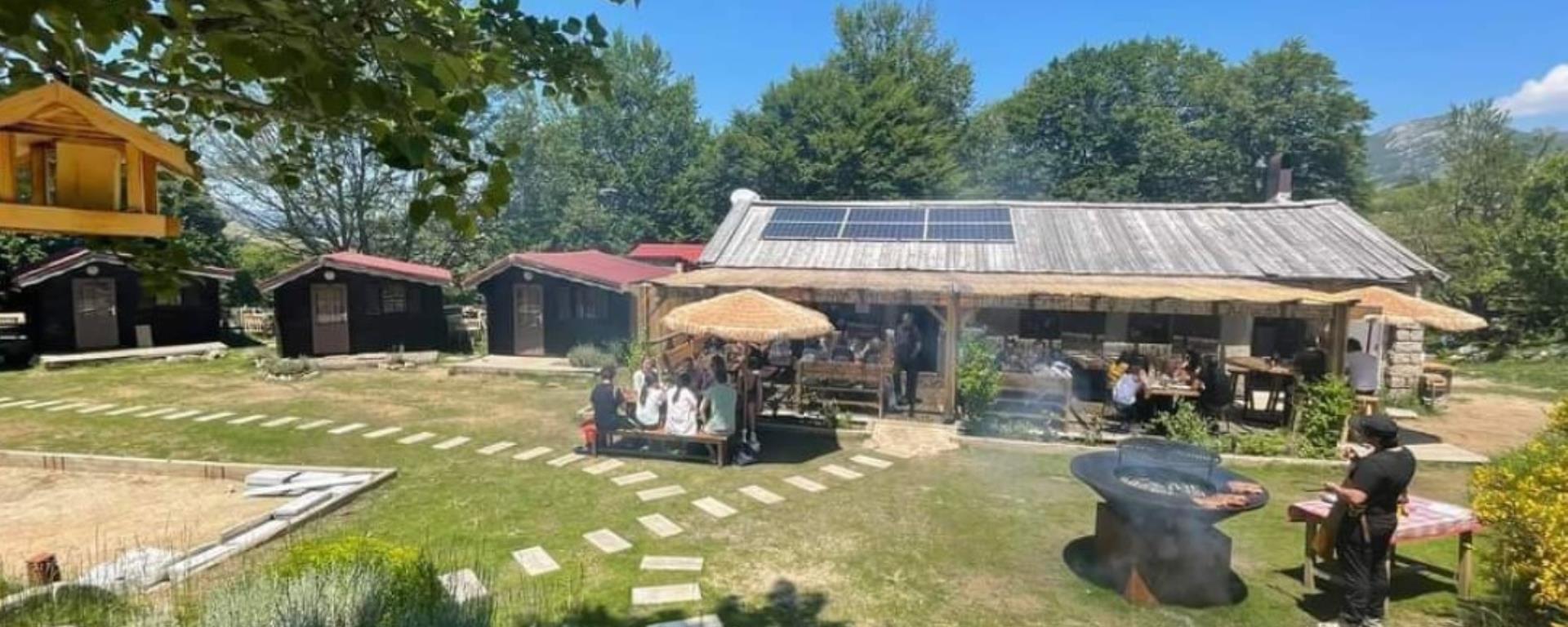 2021- Bergerie Basseta- jardin barbecue Amadei