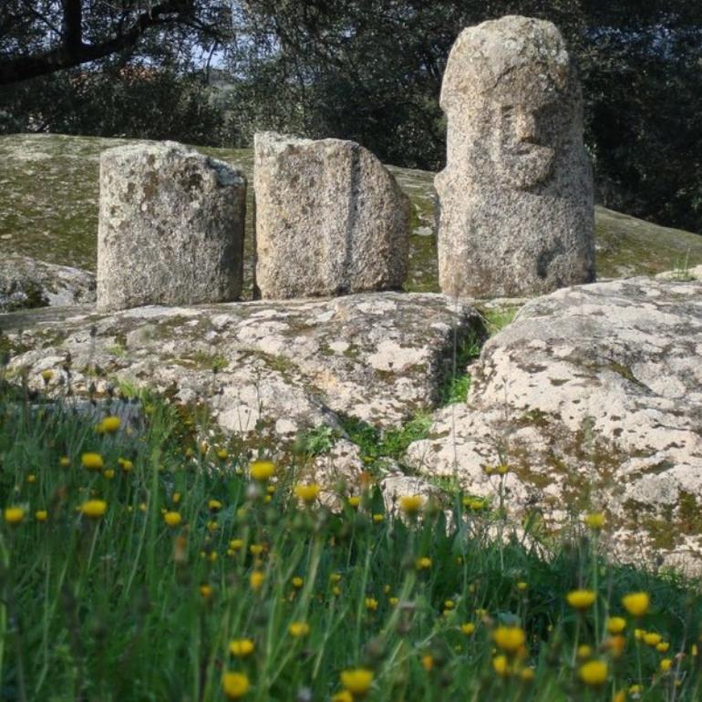 2018- Filitosa- menhirs 