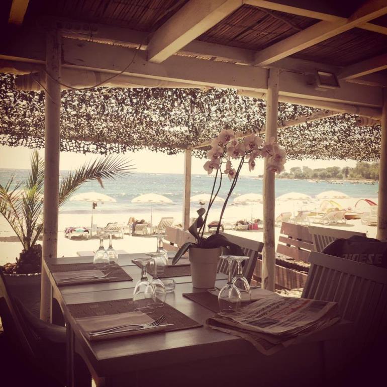 2019-restaurant-paillote-l-ariadne-plage-terrasse